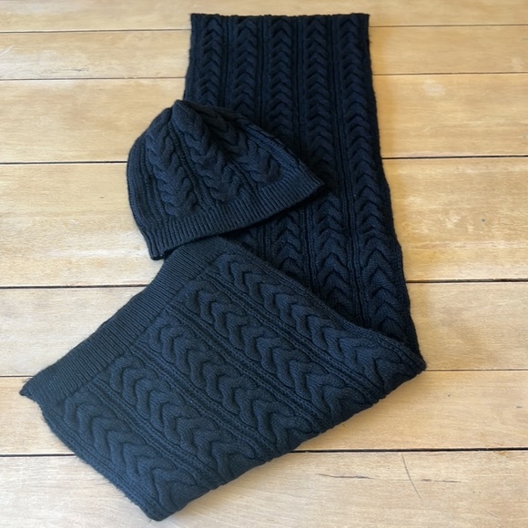 Amazon Essentials Hat & Scarf - Picture 4 of 5